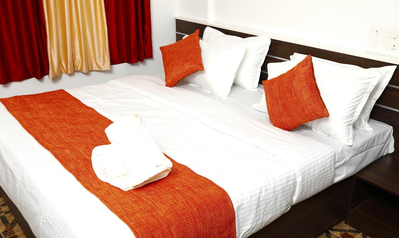 Puthens Clifton Inn Kottayam Exterior photo
